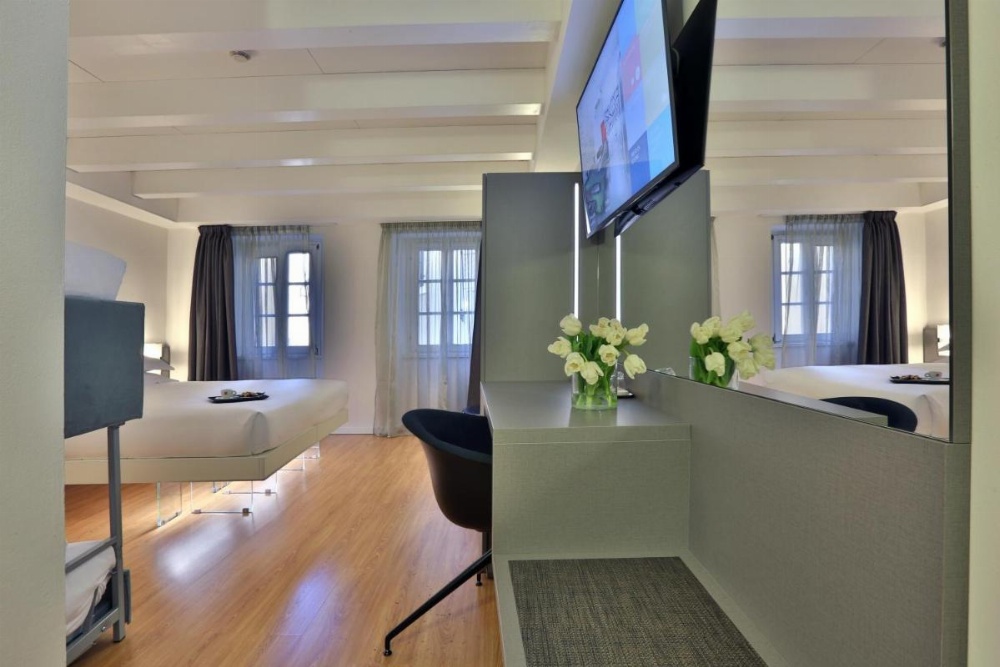 Urban Hotel Design Image 22